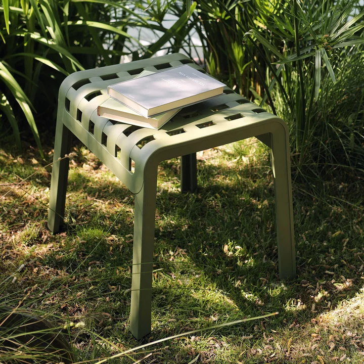 Le tabouret Poggio de Nardi en agave dans la nature