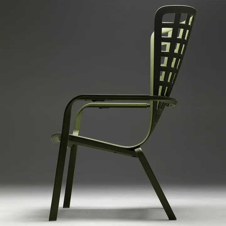 Le fauteuil d'extérieur Folio avec motif à carreaux et finition mate