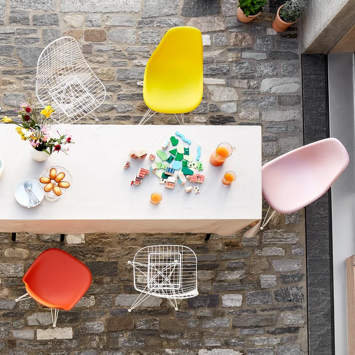 Des couleurs fraîches avec des chaises de Vitra