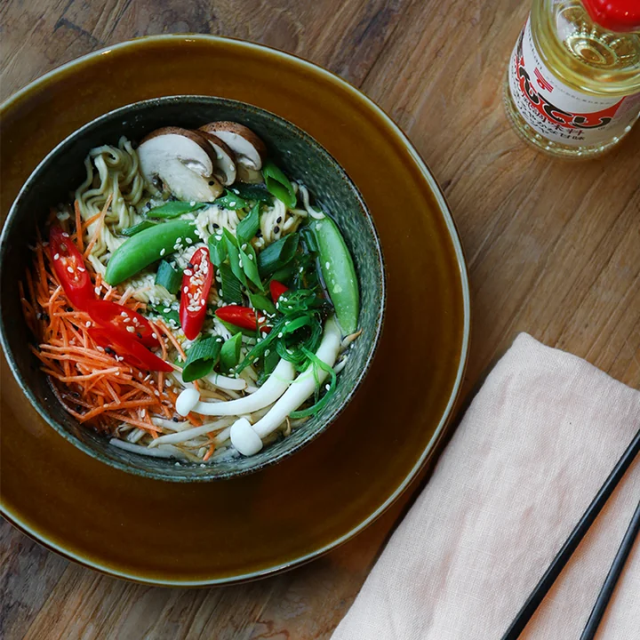 L'assiette Kyoto de HKliving avec Poke Bowl