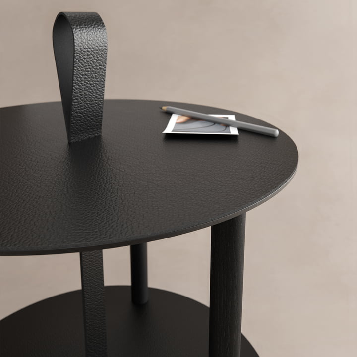 Strap Table d'appoint Ø 38 x H 46 cm de LindDNA en chêne noir / bull noir