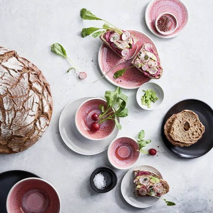 Junto - rose quartz de Rosenthal sur les assiettes, les tasses et autres.