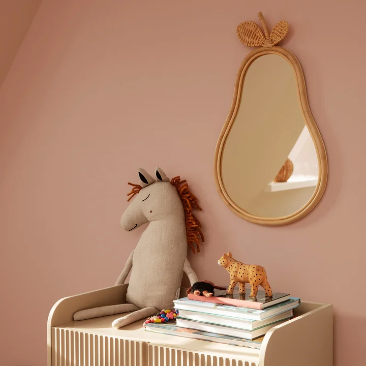 Miroir poire pour enfants de Ferm Living