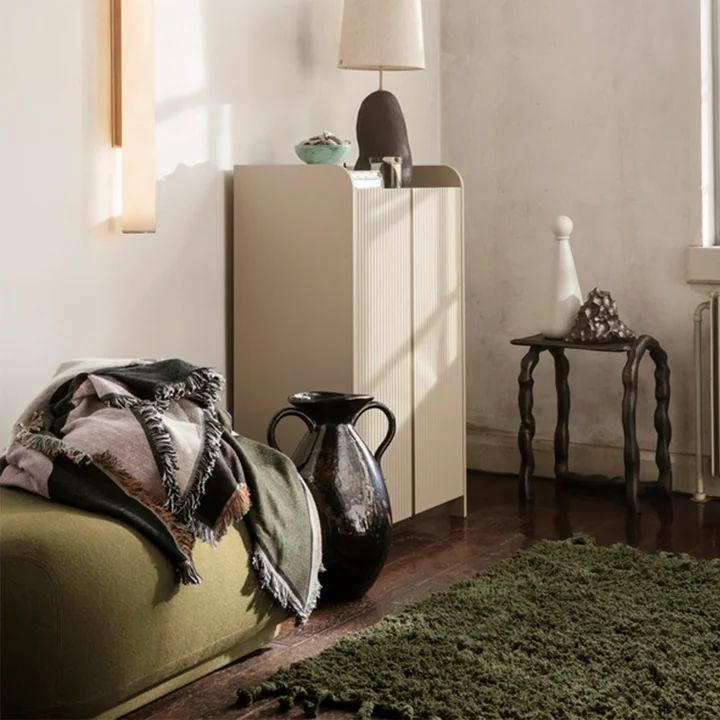 Amass - Tapis à poils longs de Ferm Living en olive