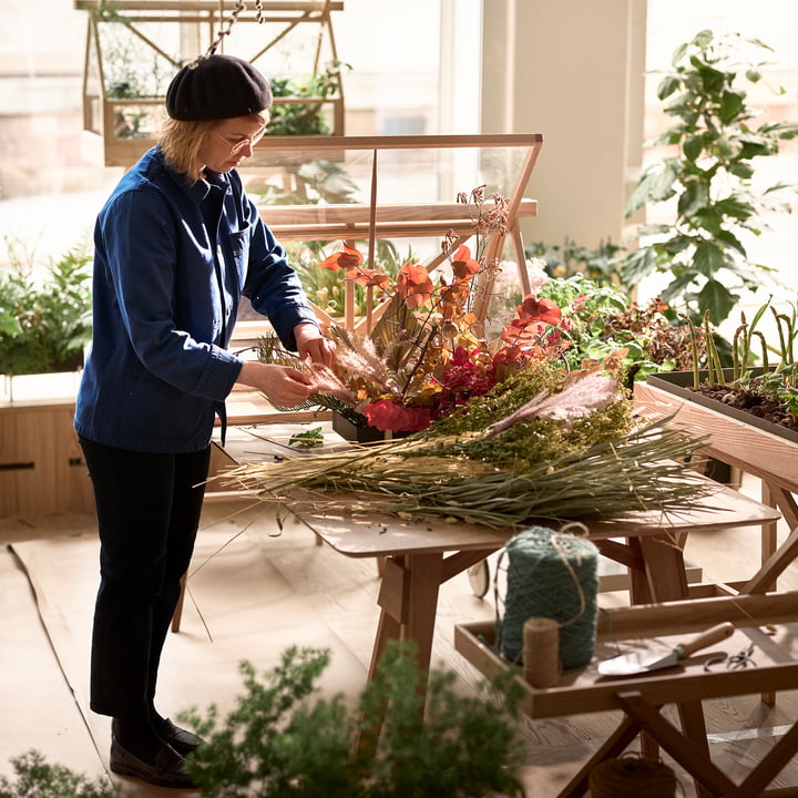 Le bac botanique de Design House Stockholm pendant la plantation.