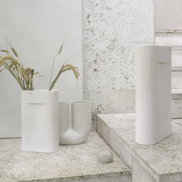 Ridge Vase de Muuto en blanc cassé