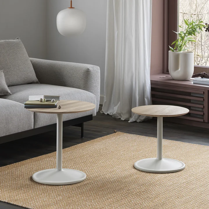 Soft Table d'appoint de Muuto en chêne / off-white