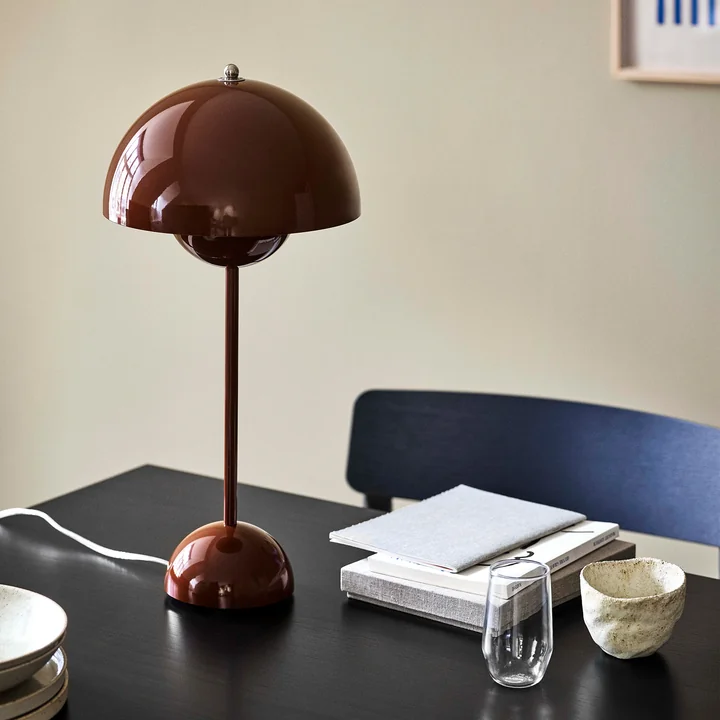 FlowerPot lampe de table VP3 de & Tradition dans la couleur rouge-brun