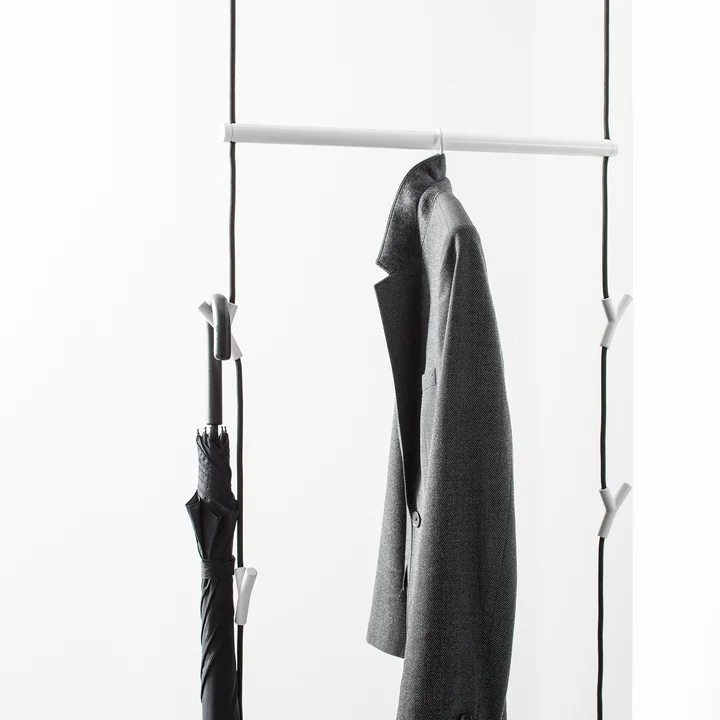 Le porte-manteau Wardrope de Authentics vous permet de varier votre garde-robe