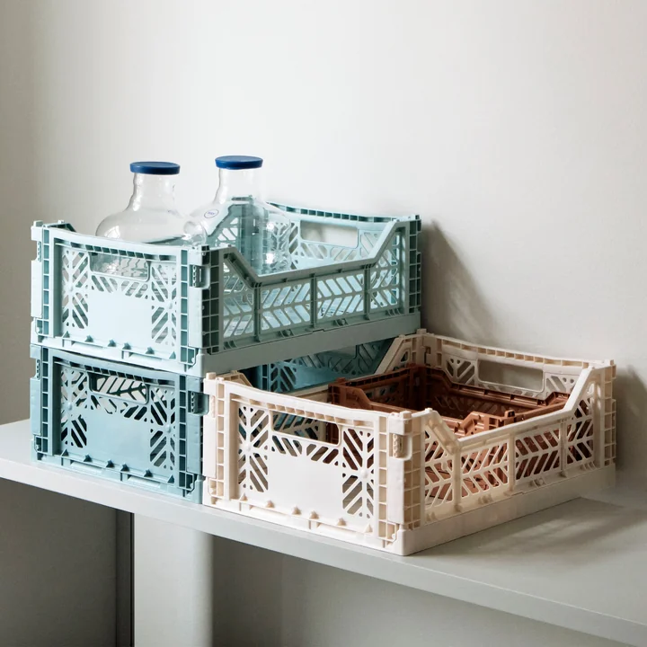Les paniers Colour Crate de HAY comme rangement dans le garde-manger
