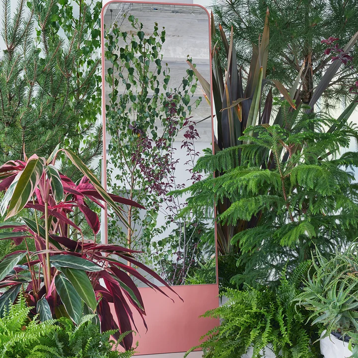 Le miroir Fridrich dans une ambiance florale