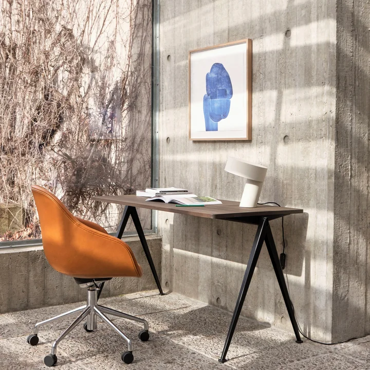 Slant Lampe de table par HAY