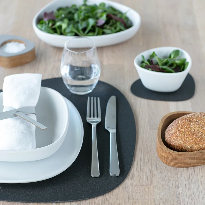 Sets de table élégants en différentes couleurs