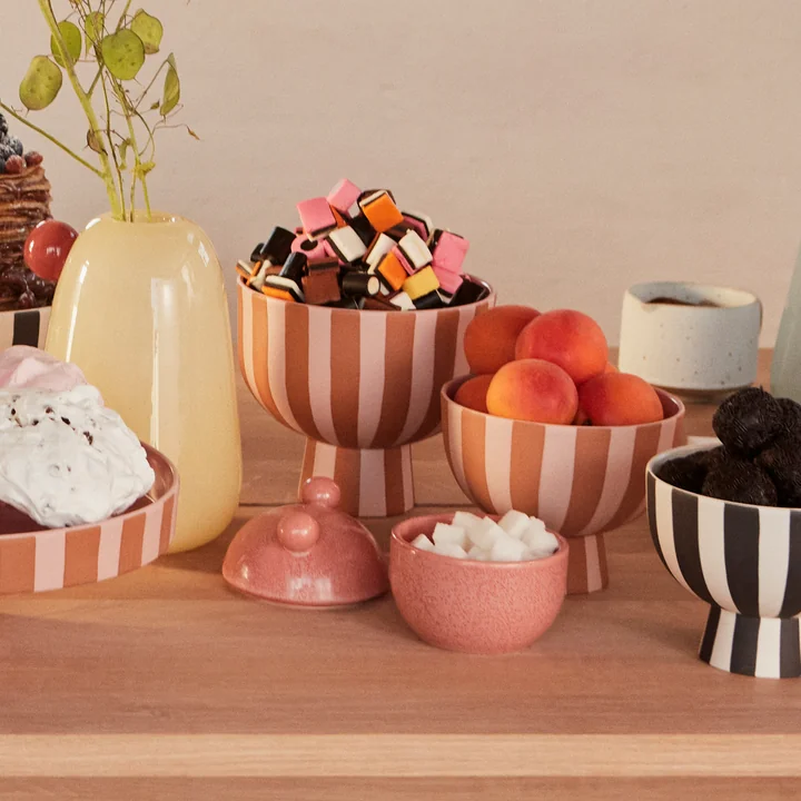 Saga Bonbonnière High de OYOY en coral