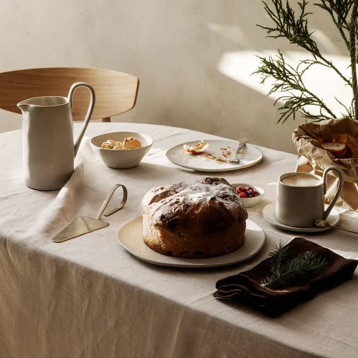 La collection Flow de Ferm Living en version blanc cassé