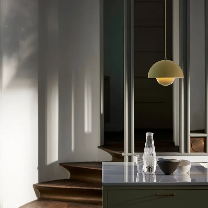 FlowerPot Lampe suspendue VP1 de & Tradition dans la couleur vert signal