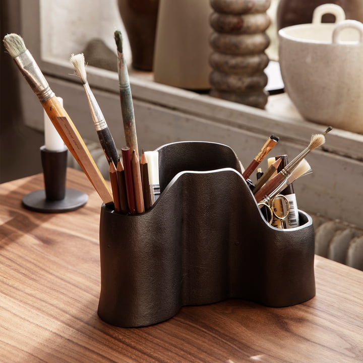 Yama Porte-stylo de ferm Living de couleur noire