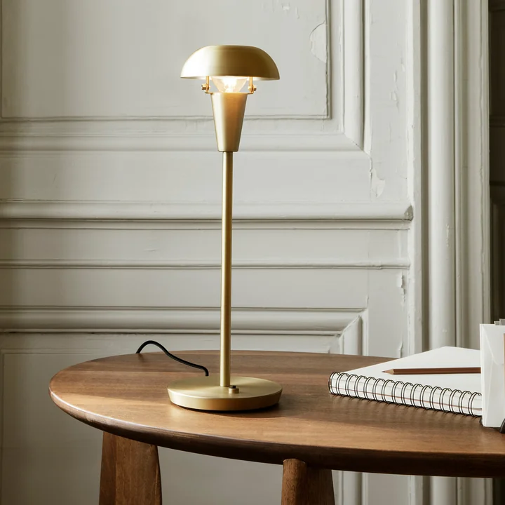 Tiny Lampe de table de Ferm Living dans la version en laiton