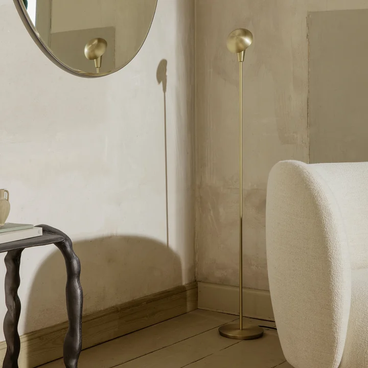 Tiny Lampadaire de Ferm Living en version laiton