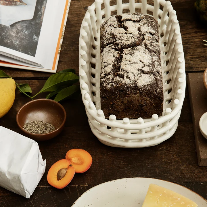 Panier en céramique ovale de Ferm Living dans la couleur off-white