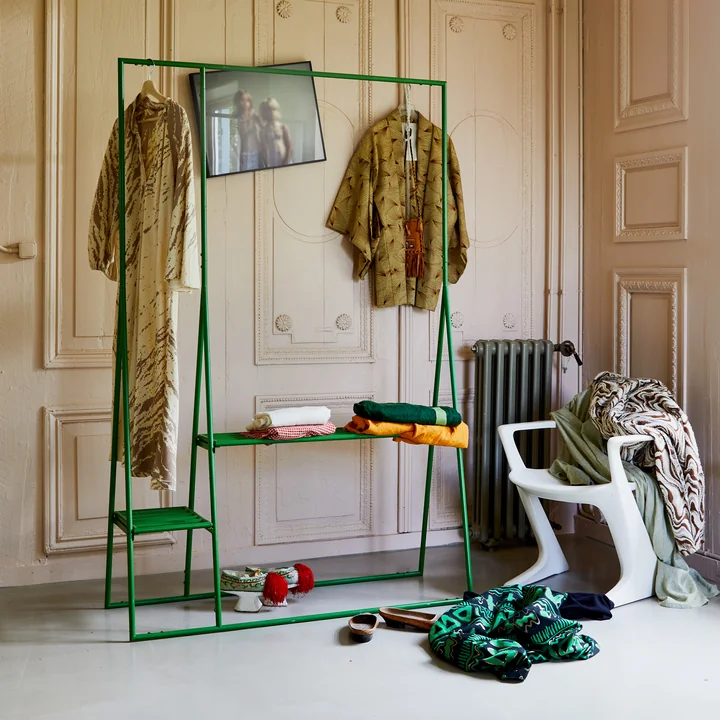 Porte-manteaux avec cintres et patères de HKliving dans la couleur fern green