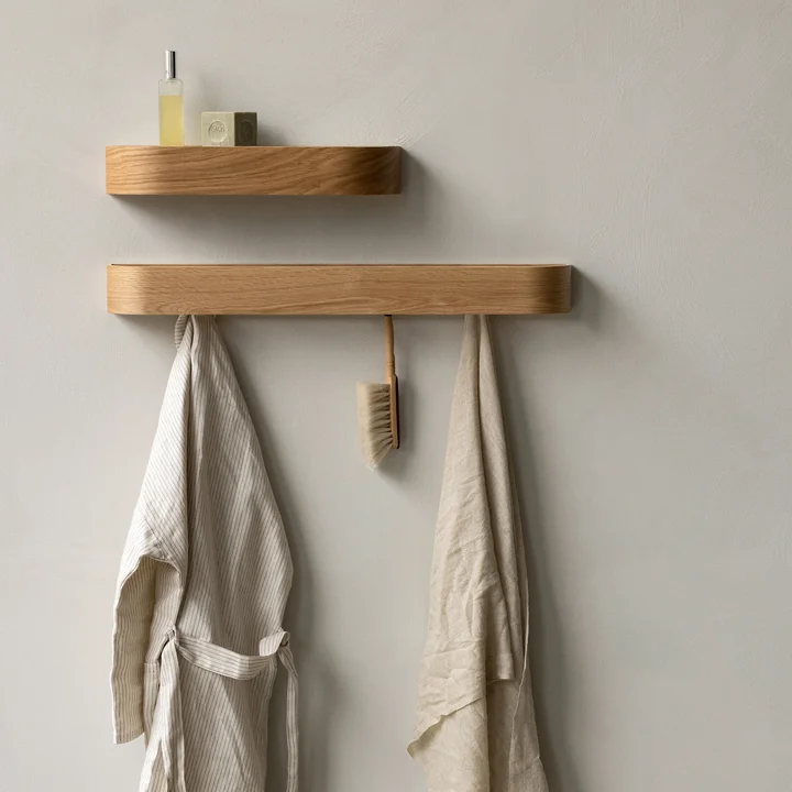 Étagère murale élancée en bois