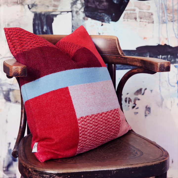 Mikkel Coussin 50 x 50 cm de Røros Tweed en rouge