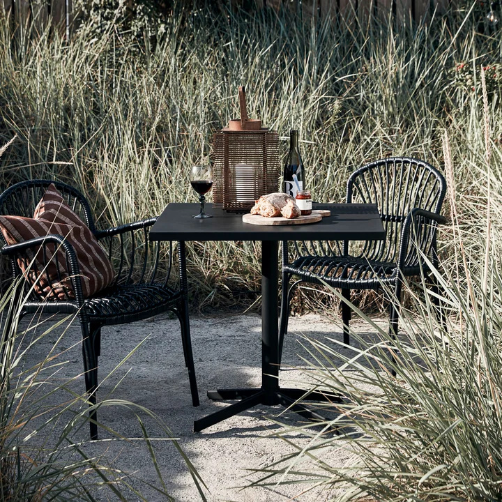 Helo Table de bistrot Outdoor de House Doctor dans la couleur noir