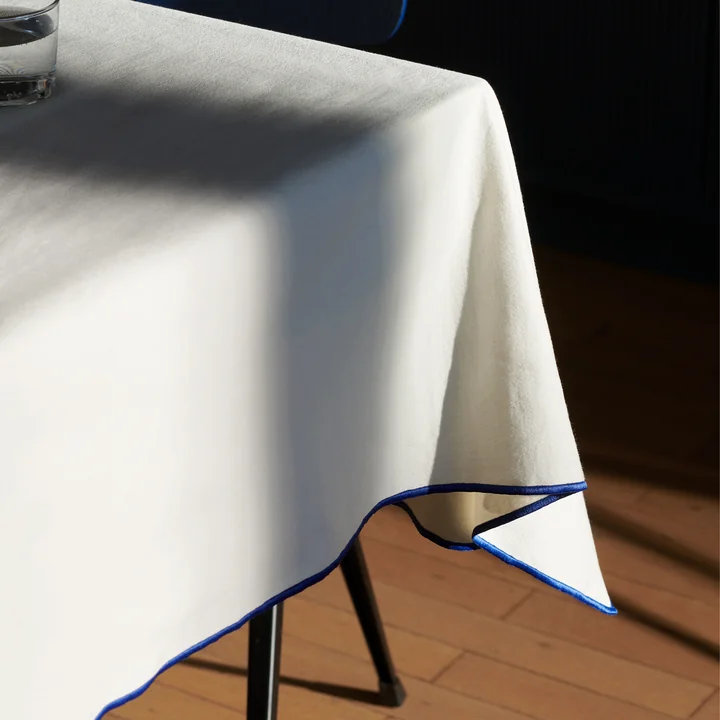 Outline Nappe de HAY dans la couleur cream