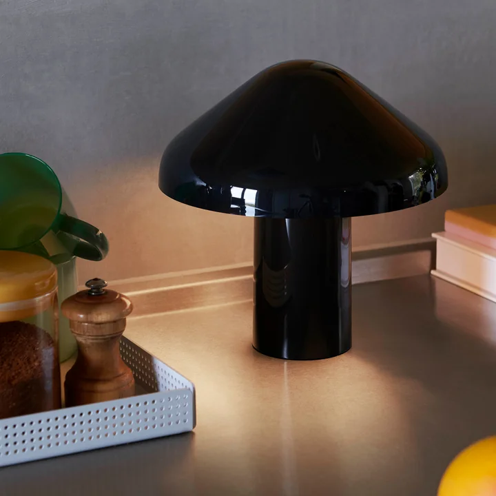 Pao Lampe à accu, soft black de HAY