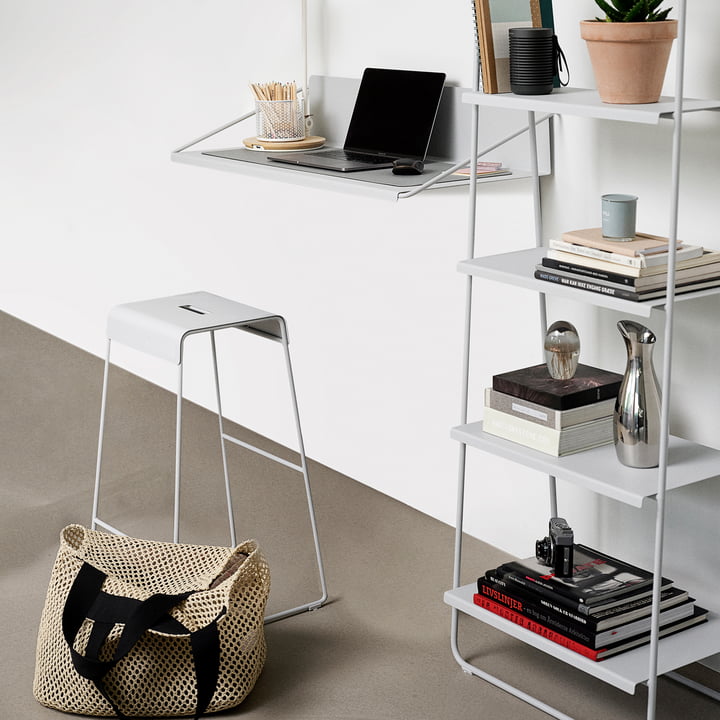 A-Stool - Tabouret de Bar, H 65 cm, soft-grey de Zone Denmark