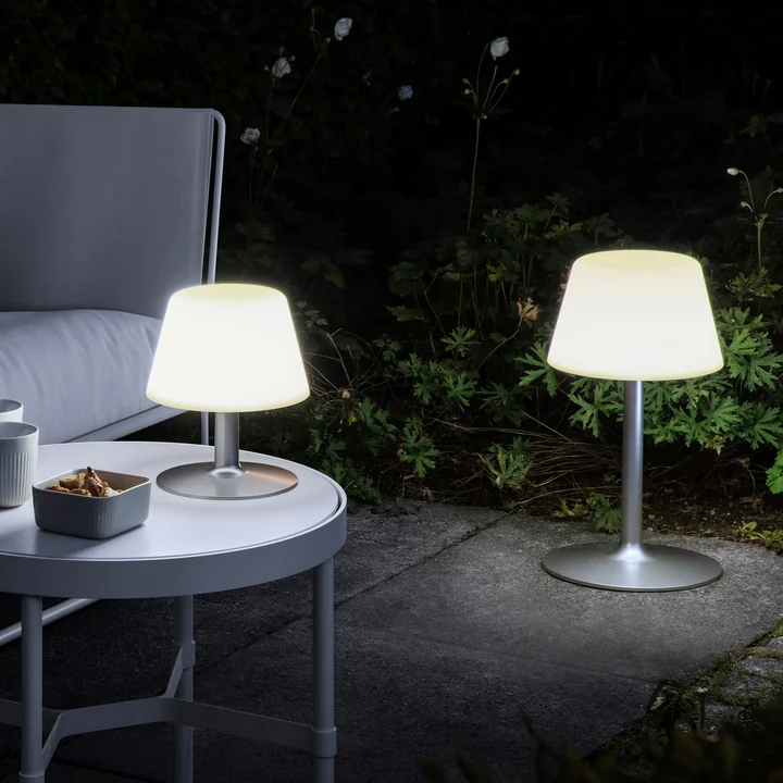 SunLight Lampe de table de jardin LED de Eva Solo en couleur blanche