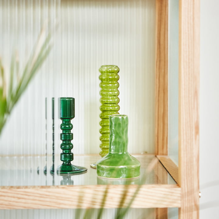 Vitrine en bois avec verre strié de HKliving dans la version nature