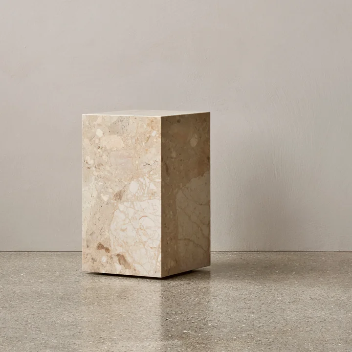 Plinth Tall table d'appoint de Audo dans la finition Kunis Breccia