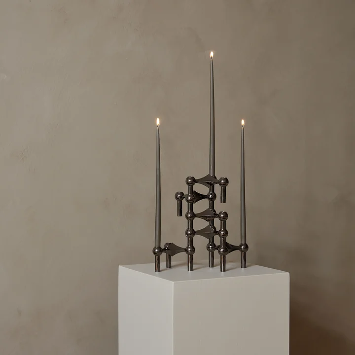 Bougeoir, noir / chrome de Stoff Nagel