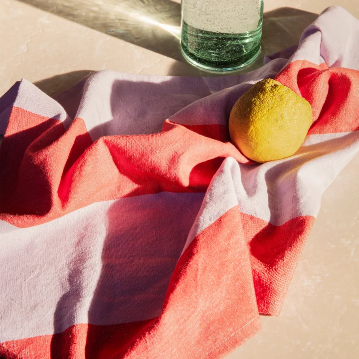 Hale Torchon, rouge / violet de Ferm Living