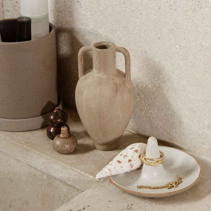 Komo Minivases de Ferm Living dans la version multicolore