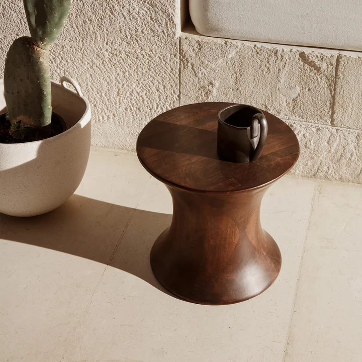 Spin Tabouret de Ferm Living dans la couleur marron