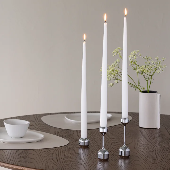 Silhouette Porte-bougies de Lind DNA en version argentée