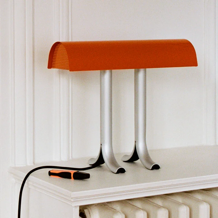 Anagram Lampe de table, charred orange de HAY