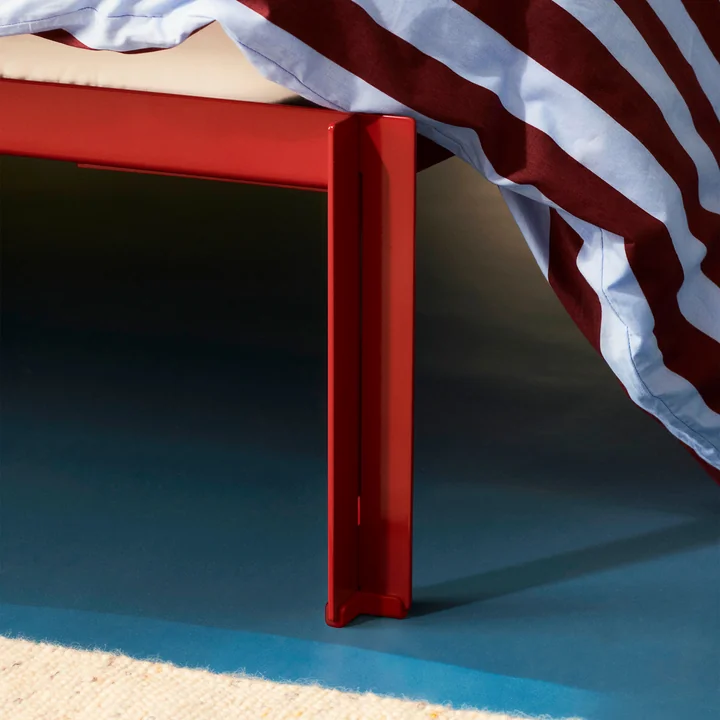 Connect Lit, maroon red de HAY