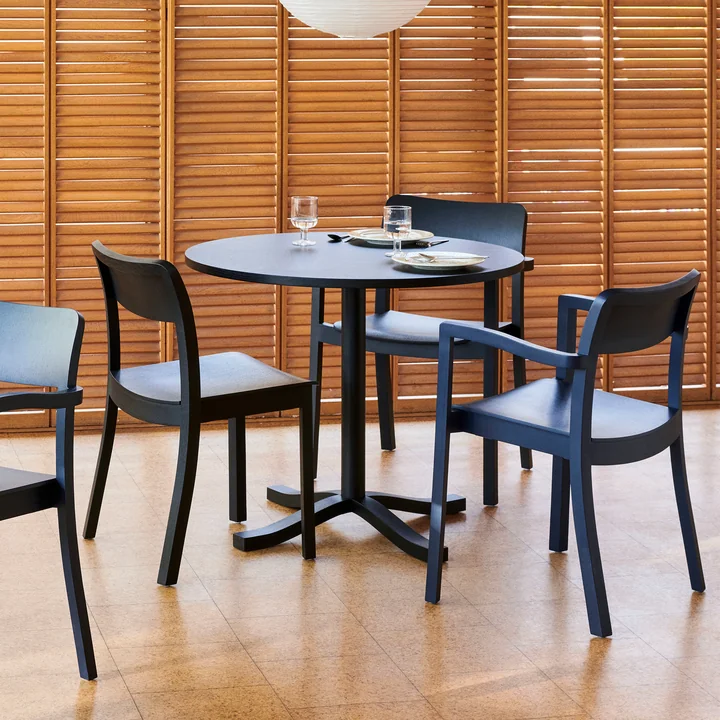 Pastis Table de salle à manger, chaise, fauteuil de HAY