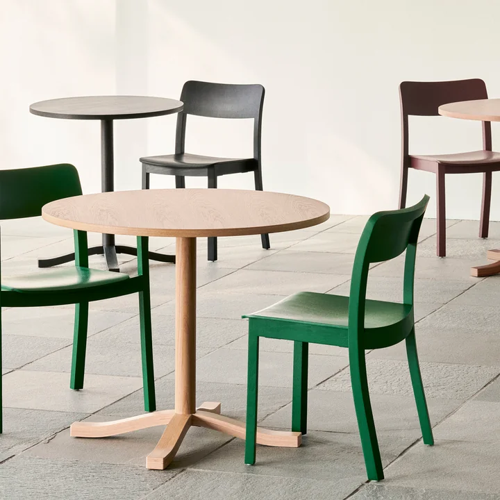 Pastis Table de salle à manger, chaise, fauteuil de HAY