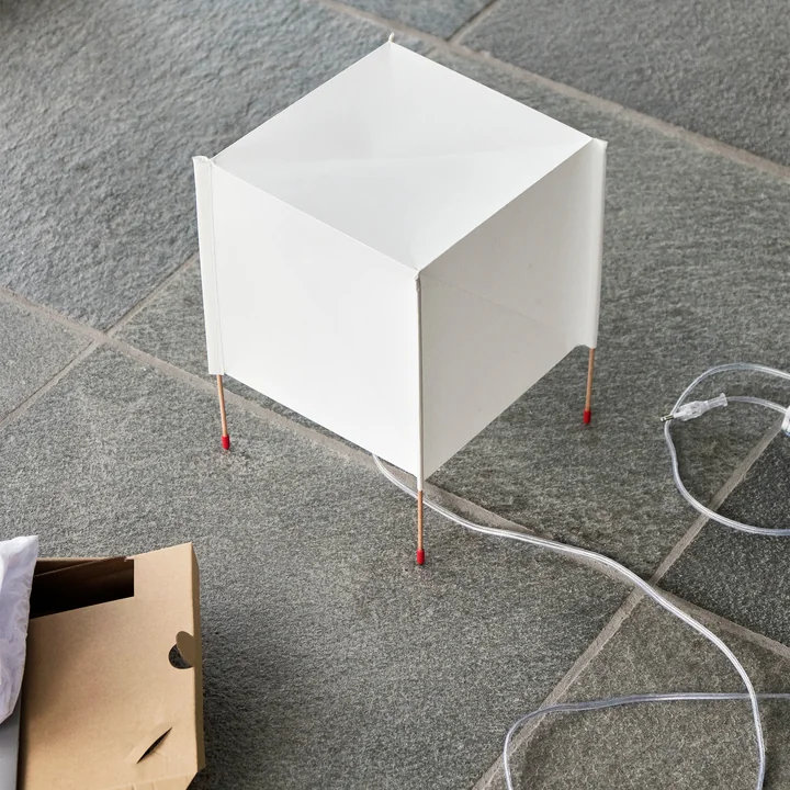Paper Cube Papier - Lampe de table de HAY