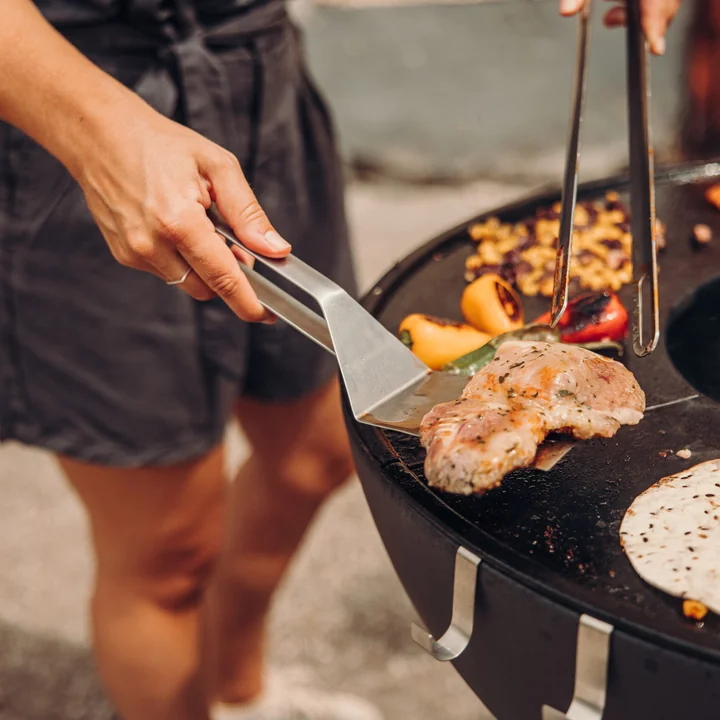 La spatule pour le barbecue de höfats