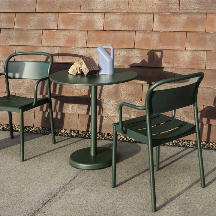 Linear Steel Table de bistrot Outdoor, Ø 70 x H 73 cm, vert foncé de Muuto