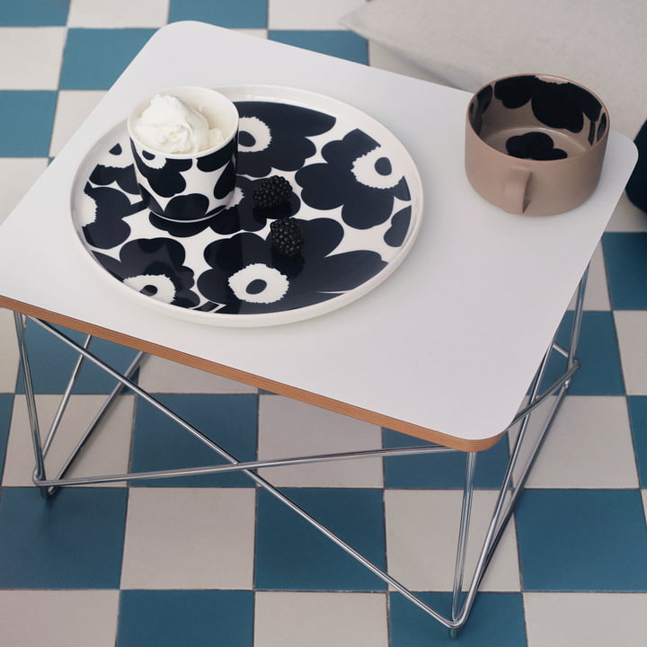 Oiva Unikko Assiette, Ø 25 cm, blanc / bleu foncé de Marimekko