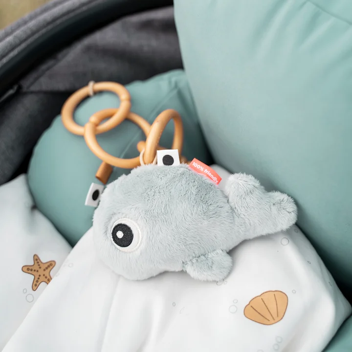 Le hochet de Done by Deer