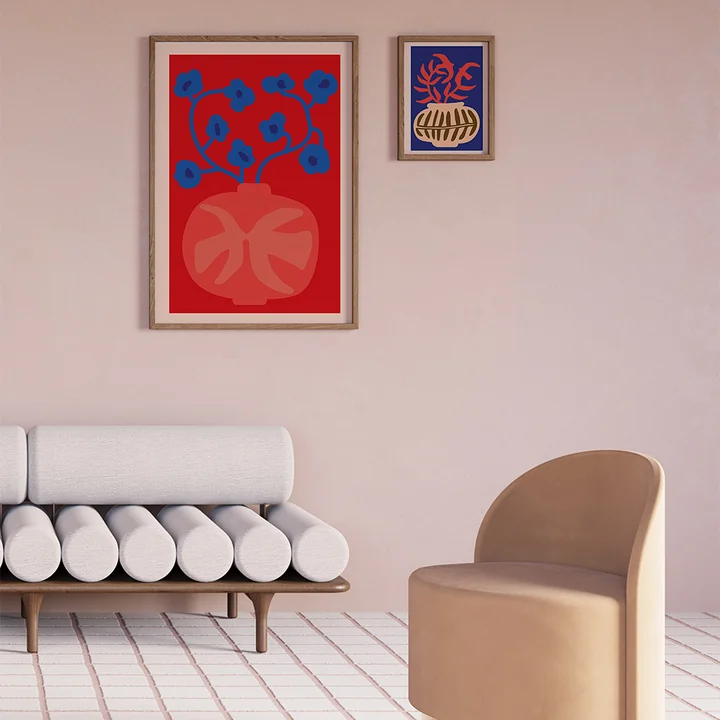 The Red Vase de Paper Collective