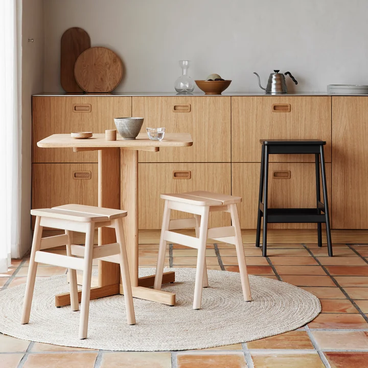 Angle Tabouret de bar de Form & Refine
